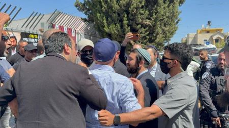إلغاء زيارة تسفي سوكوت إلى مدارس طوبا الزنغرية بعد رفض شعبي ورسمي واسع